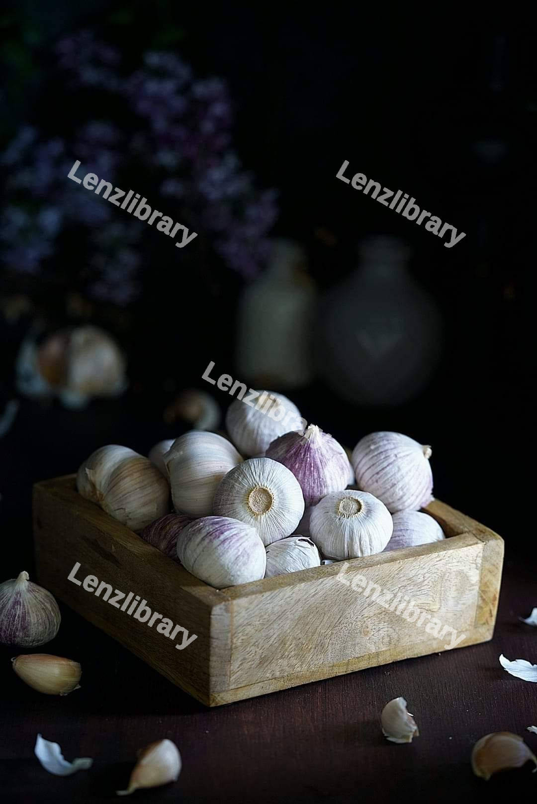 Garlic in a wooden box